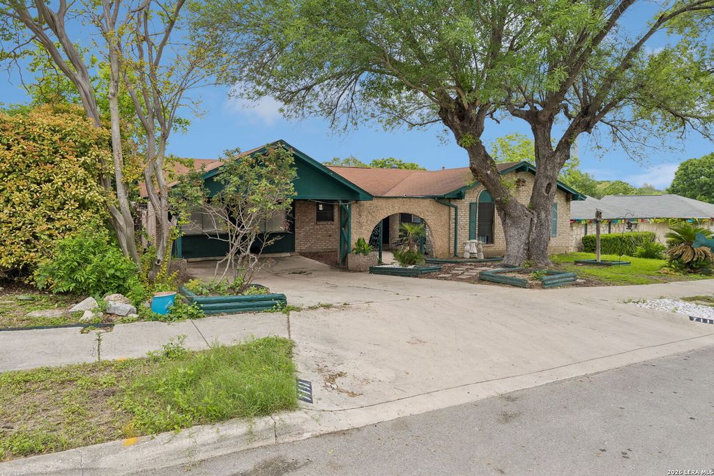 7111 FOREST MONT ST, San Antonio, TX 78240