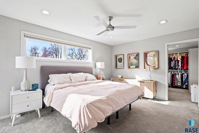 1916 S Austin Dr Drive, Sioux Falls, SD 57105