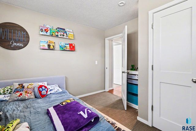 1916 S Austin Dr Drive, Sioux Falls, SD 57105