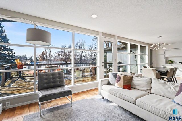 1916 S Austin Dr Drive, Sioux Falls, SD 57105