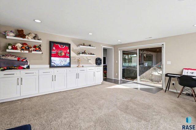 1916 S Austin Dr Drive, Sioux Falls, SD 57105