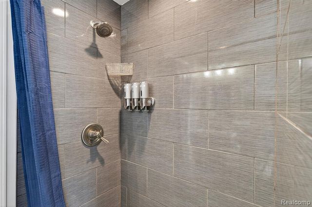 8811 Vernier Road, Ira, MI 48023
