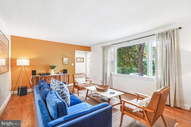 7003 WELLS PKWY, University Park, MD 20782