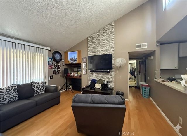 9600 Van Nuys 210, Panorama City, CA 91402