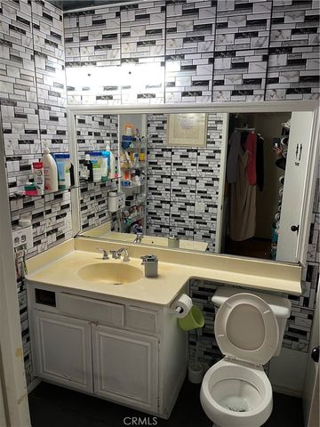 9600 Van Nuys 210, Panorama City, CA 91402