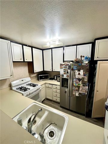 9600 Van Nuys 210, Panorama City, CA 91402