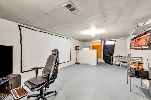 16215 Miles Avenue, Cleveland, OH 44128