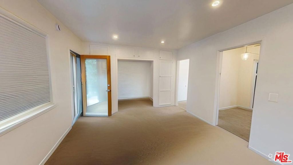 Image 42 of property listing at 320 Grand Boulevard, Los Angeles, CA 90291