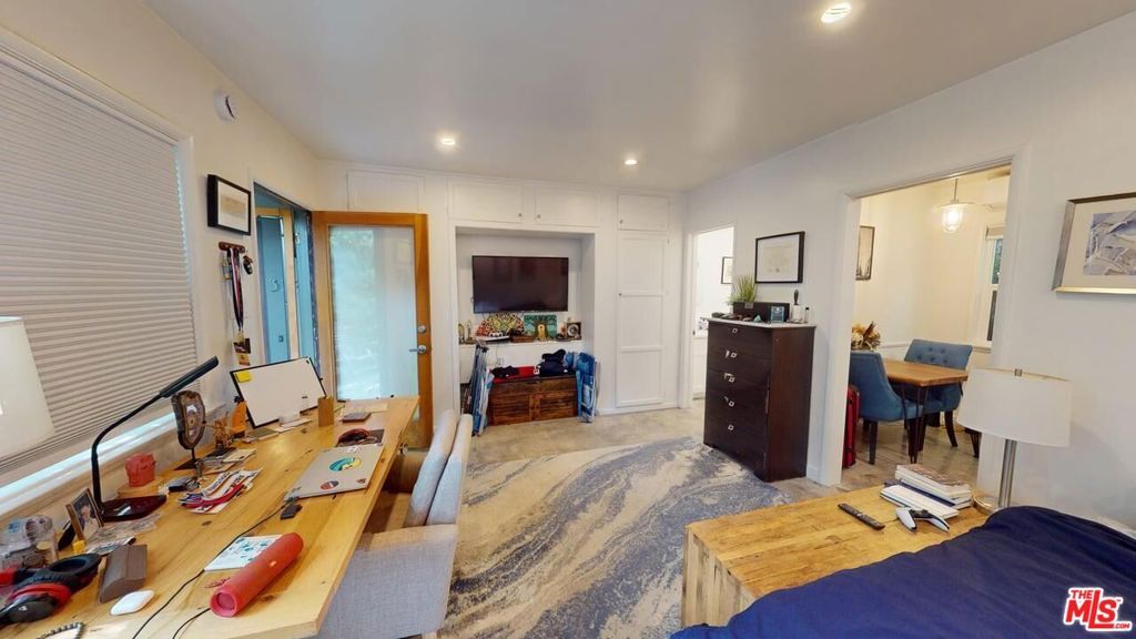 Image 43 of property listing at 320 Grand Boulevard, Los Angeles, CA 90291
