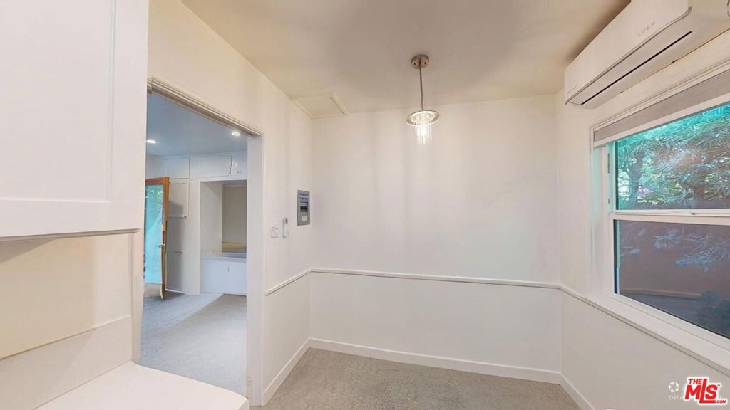 Image 46 of property listing at 320 Grand Boulevard, Los Angeles, CA 90291