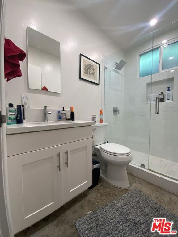Image 49 of property listing at 320 Grand Boulevard, Los Angeles, CA 90291