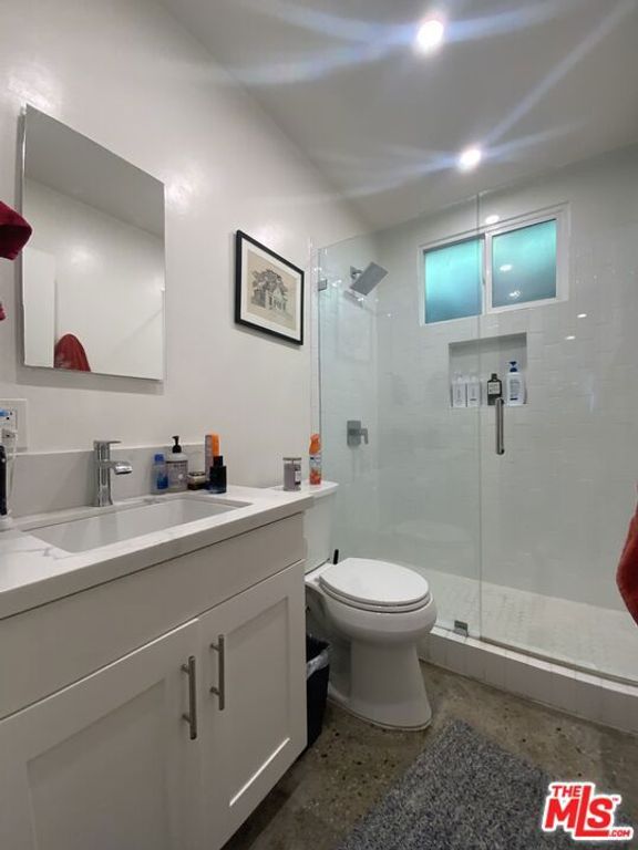 Image 51 of property listing at 320 Grand Boulevard, Los Angeles, CA 90291