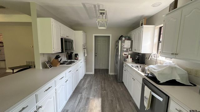 317 Amberwood Circle, Tyler, TX 75701