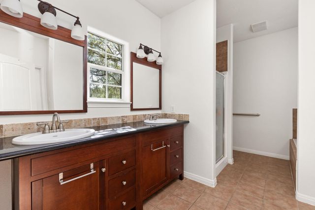 204 Deer Creek CIR, Dripping Springs, TX 78620