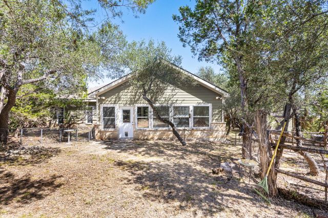 204 Deer Creek CIR, Dripping Springs, TX 78620