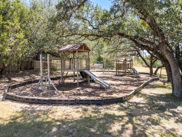 204 Deer Creek CIR, Dripping Springs, TX 78620