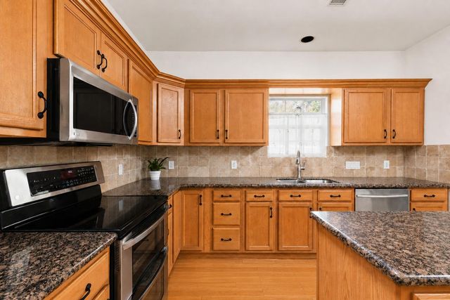 204 Deer Creek CIR, Dripping Springs, TX 78620
