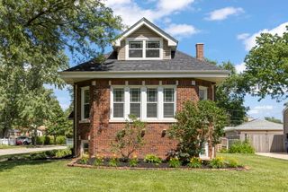 501 S Wisconsin Avenue, Villa Park, IL 60181