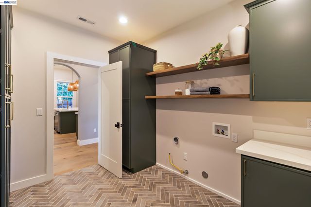 420 Beatrice Rd, Pleasant Hill, CA 94523