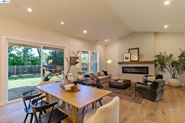 420 Beatrice Rd, Pleasant Hill, CA 94523