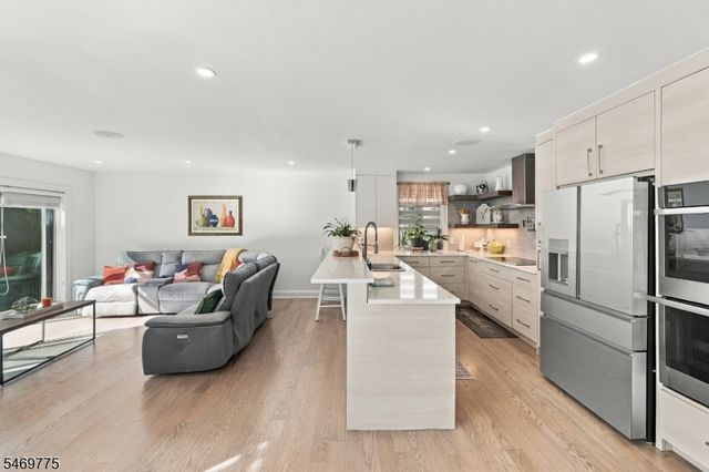 79 Elm Ave, Fairview Boro, NJ 07022