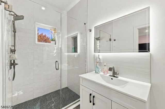 79 Elm Ave, Fairview Boro, NJ 07022