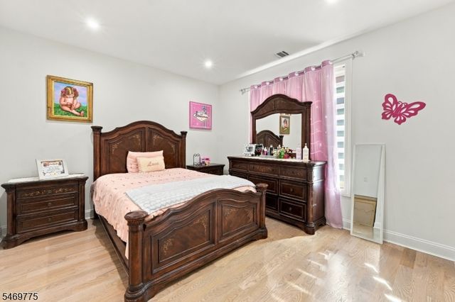 79 Elm Ave, Fairview Boro, NJ 07022