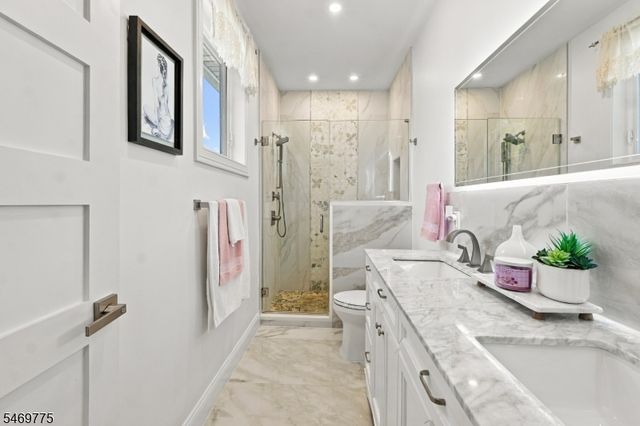 79 Elm Ave, Fairview Boro, NJ 07022