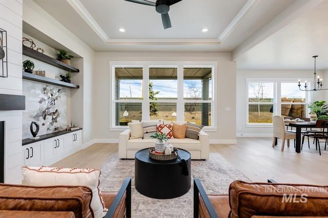 992 E Crescendo St, Meridian, ID 83642