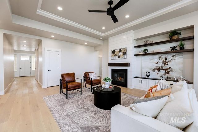 992 E Crescendo St, Meridian, ID 83642