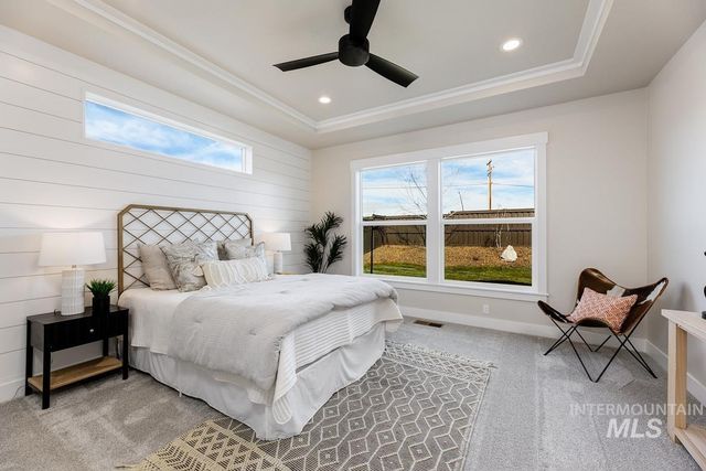 992 E Crescendo St, Meridian, ID 83642