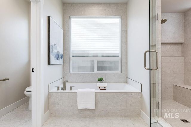 992 E Crescendo St, Meridian, ID 83642