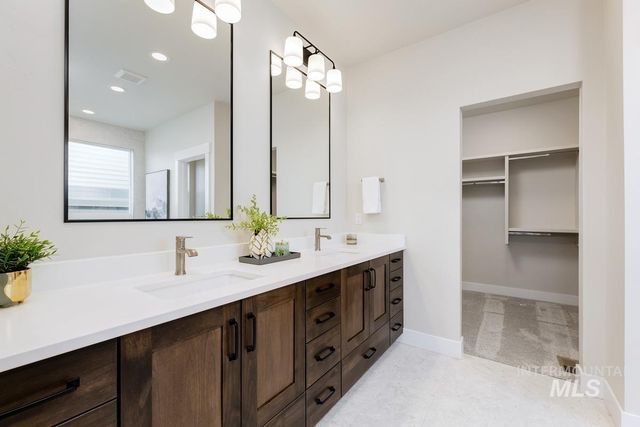 992 E Crescendo St, Meridian, ID 83642