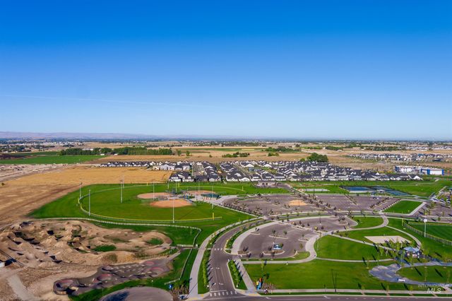 992 E Crescendo St, Meridian, ID 83642