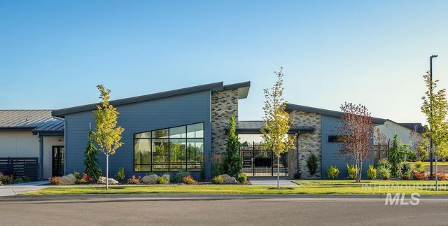 992 E Crescendo St, Meridian, ID 83642