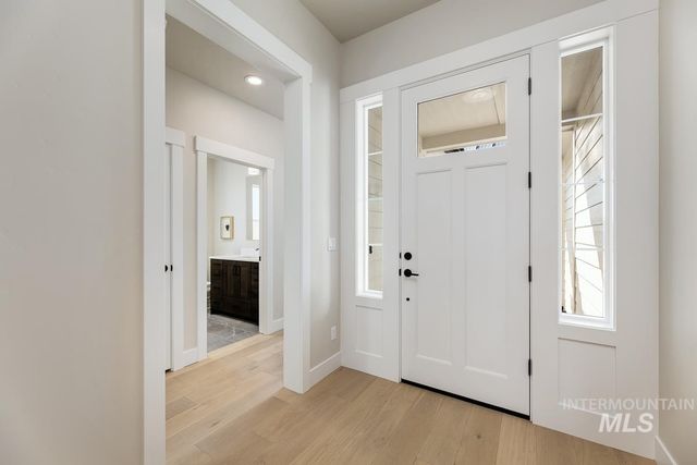 992 E Crescendo St, Meridian, ID 83642