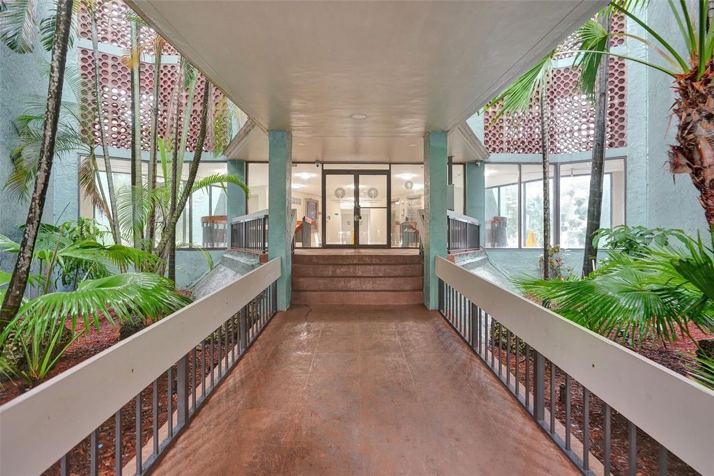 4222 Inverrary Boulevard 4309, Lauderhill, FL 33319