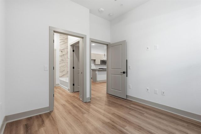 1950 Winrock Boulevard C1, Houston, TX 77057