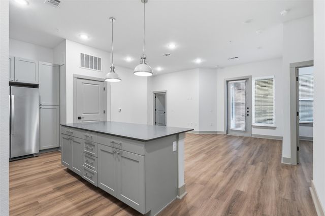 1950 Winrock Boulevard C1, Houston, TX 77057