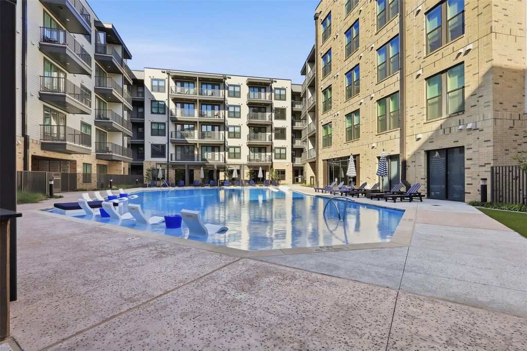 1950 Winrock Boulevard C1, Houston, TX 77057