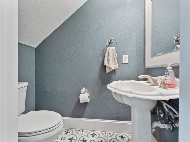 4020 Zachs Court, Midlothian, TX 76065