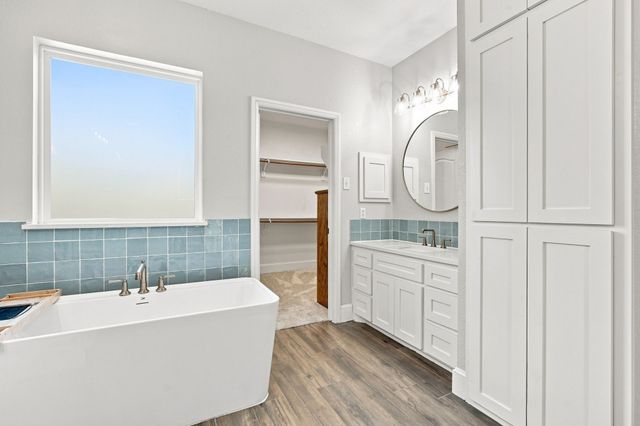 4020 Zachs Court, Midlothian, TX 76065