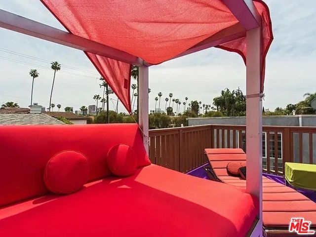 8661 Clifton Way A, Beverly Hills, CA 90211