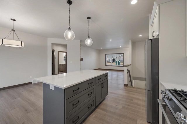 2407 WHISPERING WIND LANE, Green Bay, WI 54303