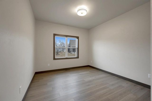 2407 WHISPERING WIND LANE, Green Bay, WI 54303