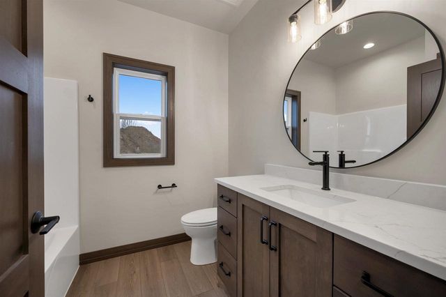 2407 WHISPERING WIND LANE, Green Bay, WI 54303