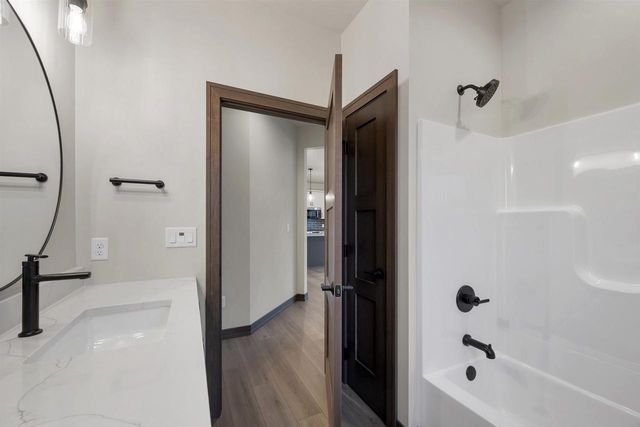 2407 WHISPERING WIND LANE, Green Bay, WI 54303