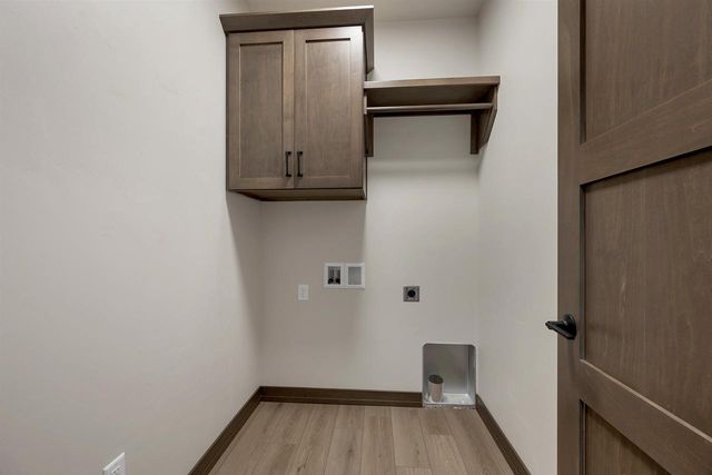 2407 WHISPERING WIND LANE, Green Bay, WI 54303