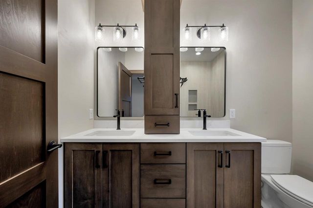 2407 WHISPERING WIND LANE, Green Bay, WI 54303