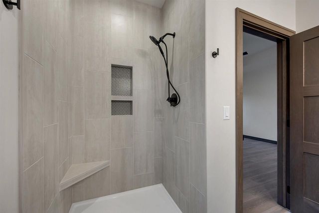 2407 WHISPERING WIND LANE, Green Bay, WI 54303